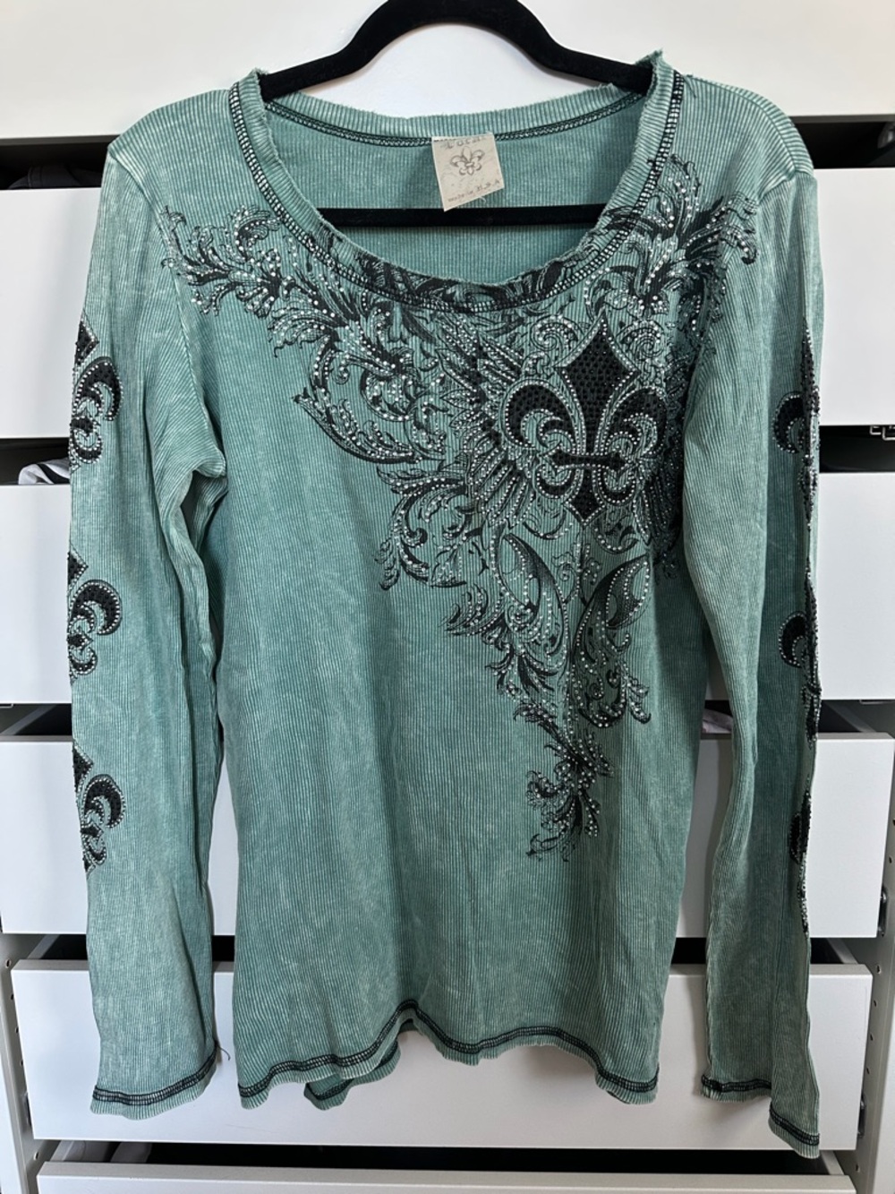 Vocal Embellished Fleur-Print Long Sleeve Top in Seafoam Green